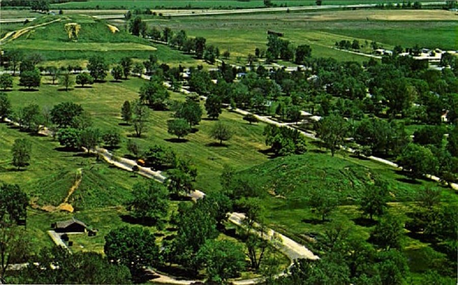 Cahokia-Mounds
