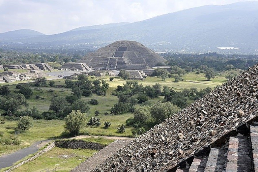 Pyramids of the Sun and Moon in Teotihuacan