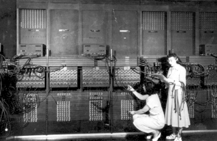 first-computer-Reprogramming-ENIAC