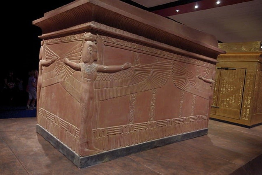 tutankhamuns-sarcophagus