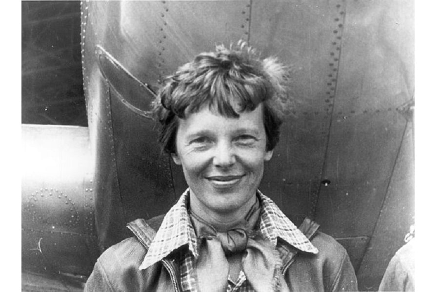 Amelia-Earhart