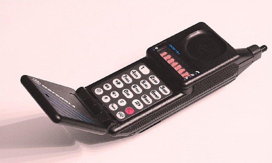 the oldest cell phone in the world
