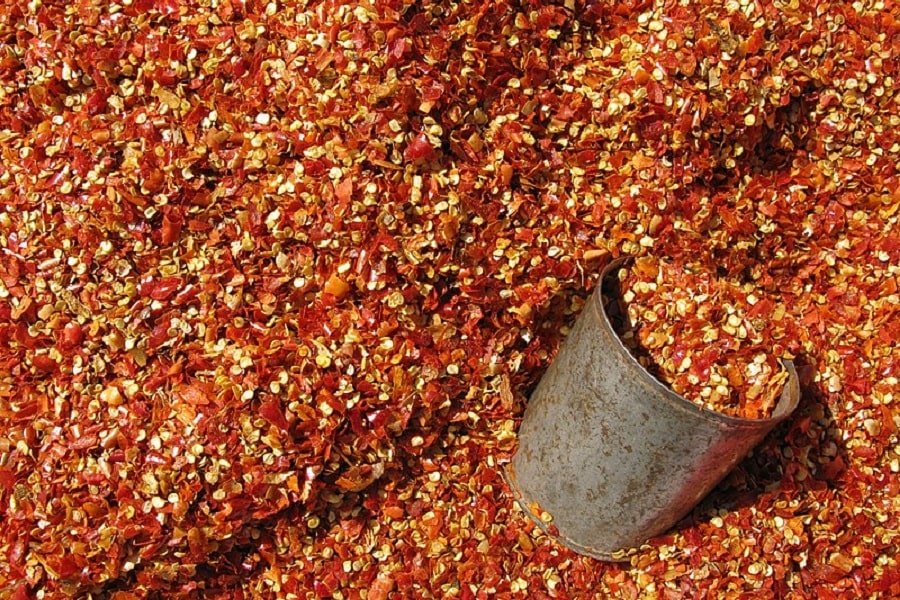 chili-peppers-and-seeds