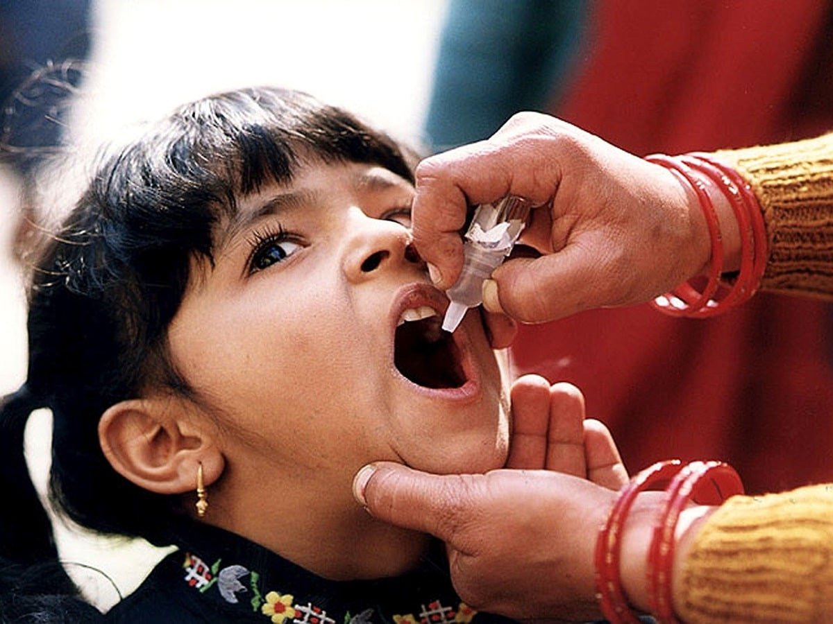 who invented the polio vaccine